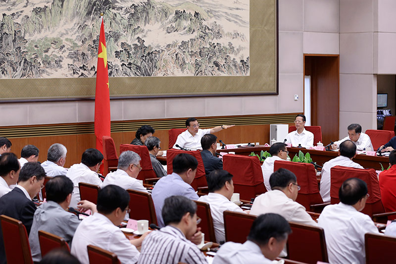 李克强:以精准有效举措推动经济向好