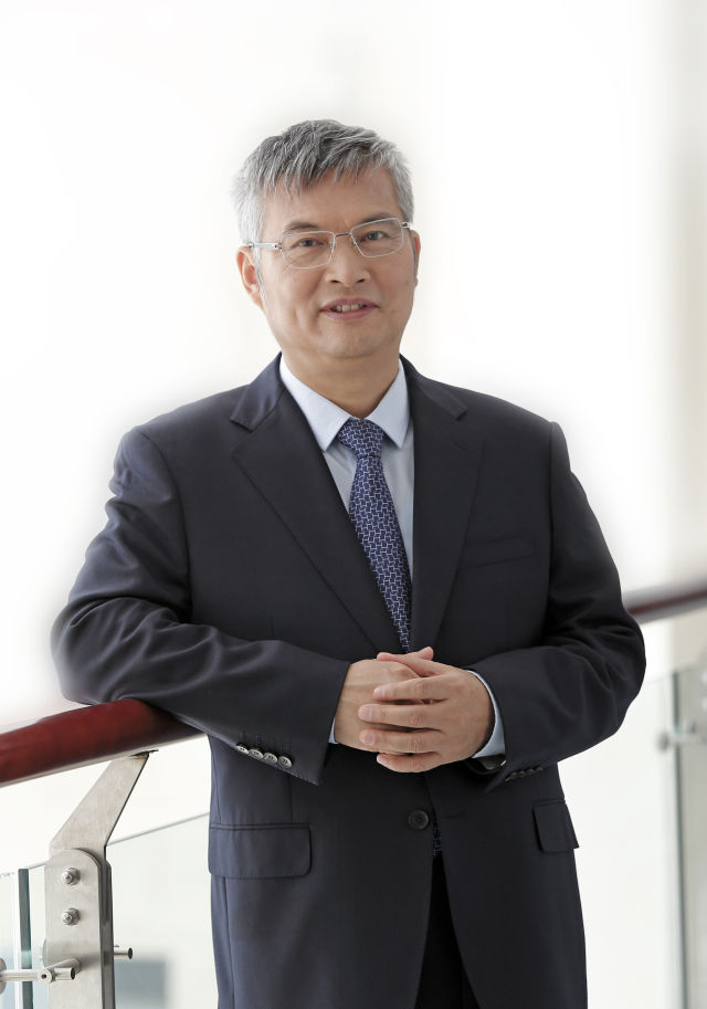 带着倔强劲儿奔向百年老店