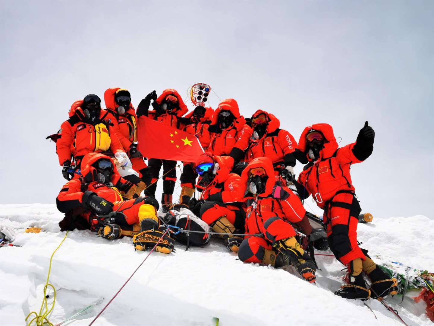 成功登顶！中国测量登山队再测珠峰“身高”