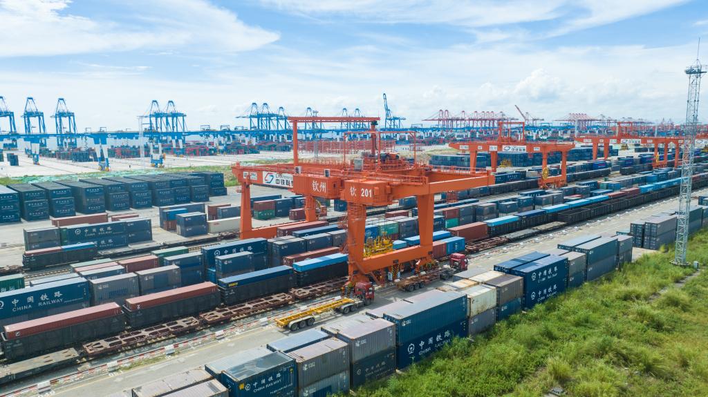 今年前三季度西部陆海新通道班列运输货物同比增长14%