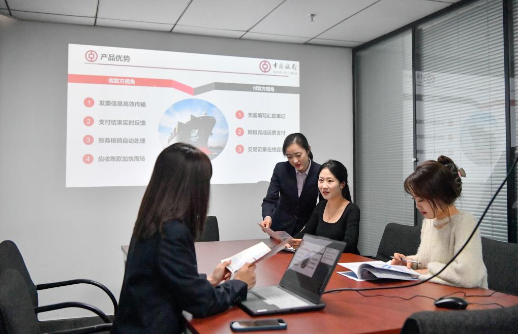 蹲点日记：头部航运企业为何聚集此地？