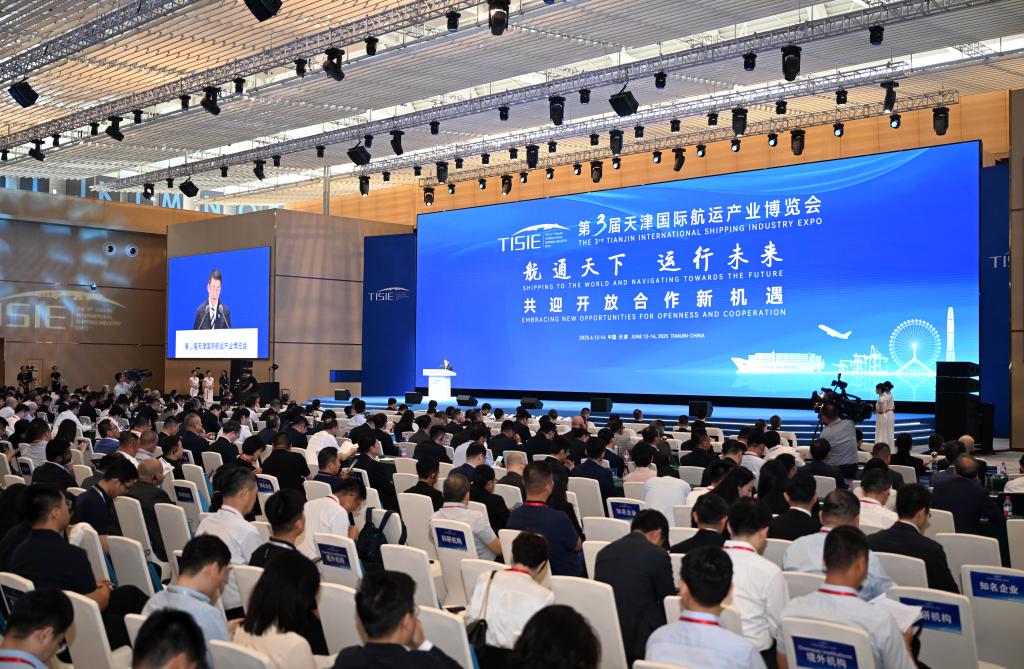 蹲点日记：头部航运企业为何聚集此地？