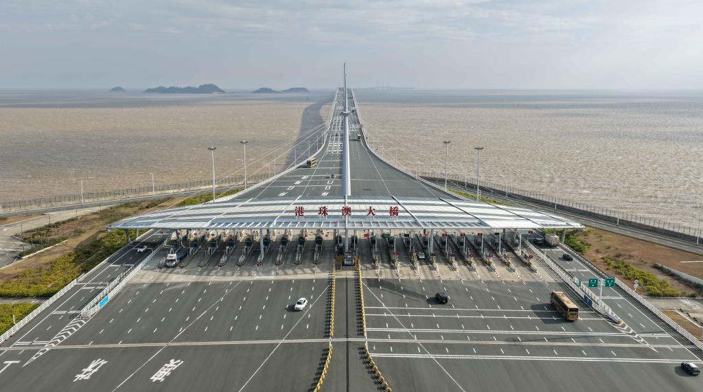 跨境电商成新引擎 经港珠澳大桥外贸货值首破3000亿