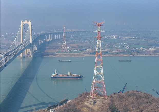 江苏扬州至镇江直流输电二期工程建成投运