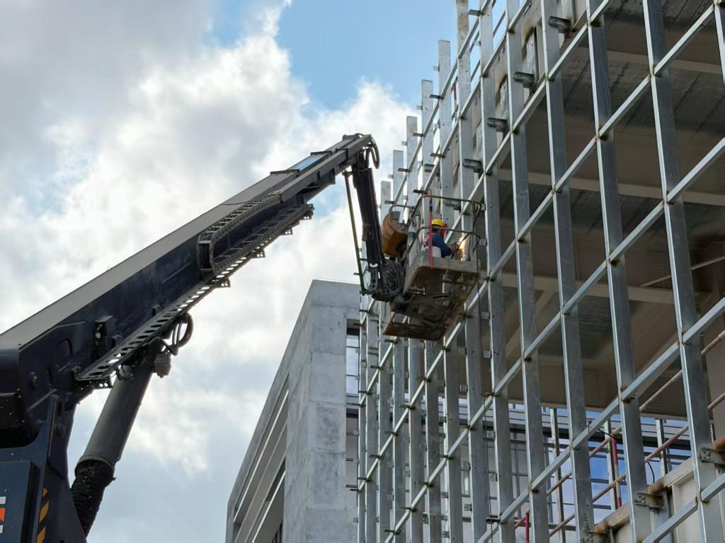 新春走基层丨海岛春来早 实干筑新程——海南自贸港封关后重大项目建设一线走访