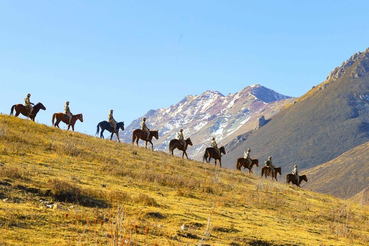 一马当先热血涌——陆军第76集团军某旅玉树独立骑兵连春节见闻