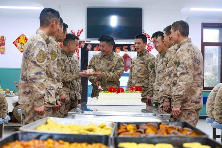 一马当先热血涌——陆军第76集团军某旅玉树独立骑兵连春节见闻