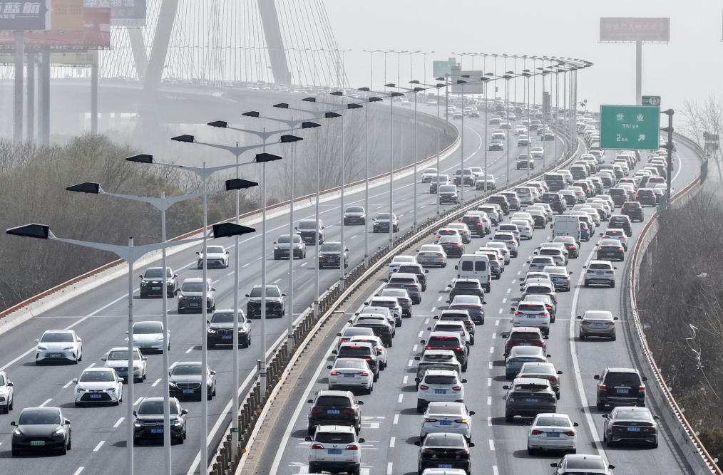 春运过半 我国交通出行人数累计为50.8亿人次