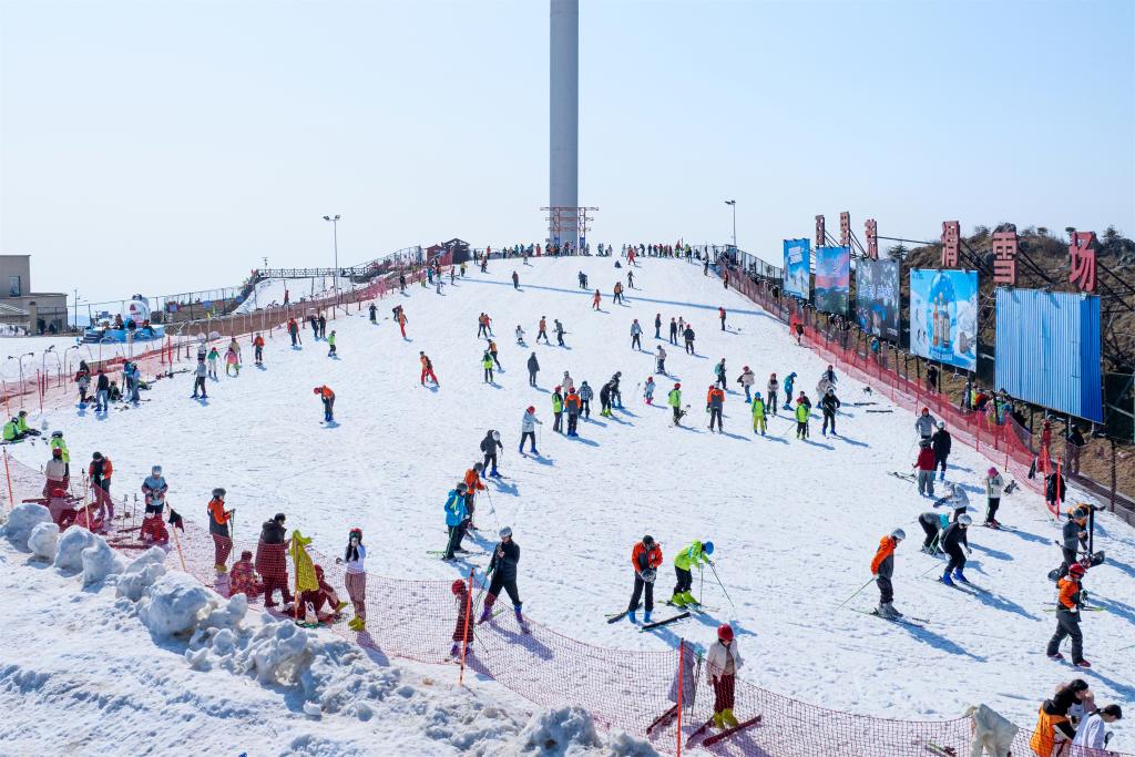 春节假期消费市场观察:“市面”红火 “新潮”涌动