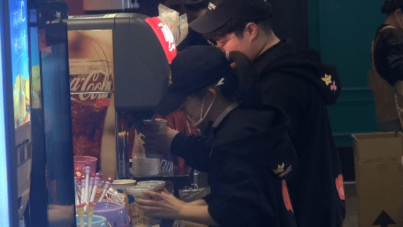 春节假期消费市场观察:“市面”红火 “新潮”涌动