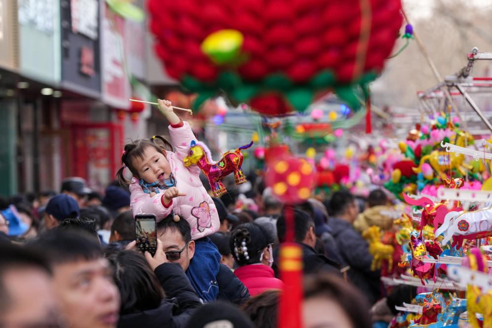春节假期消费市场观察：“市面”红火 “新潮”涌动
