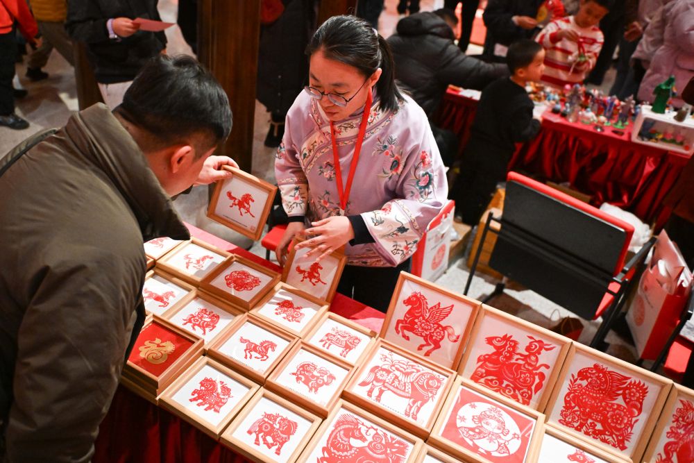 镜观·回响丨新春购物车 满载经济新动能