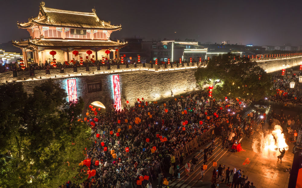 镜观·回响丨新春购物车 满载经济新动能