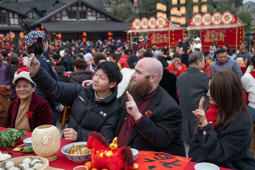 镜观·回响丨新春购物车 满载经济新动能