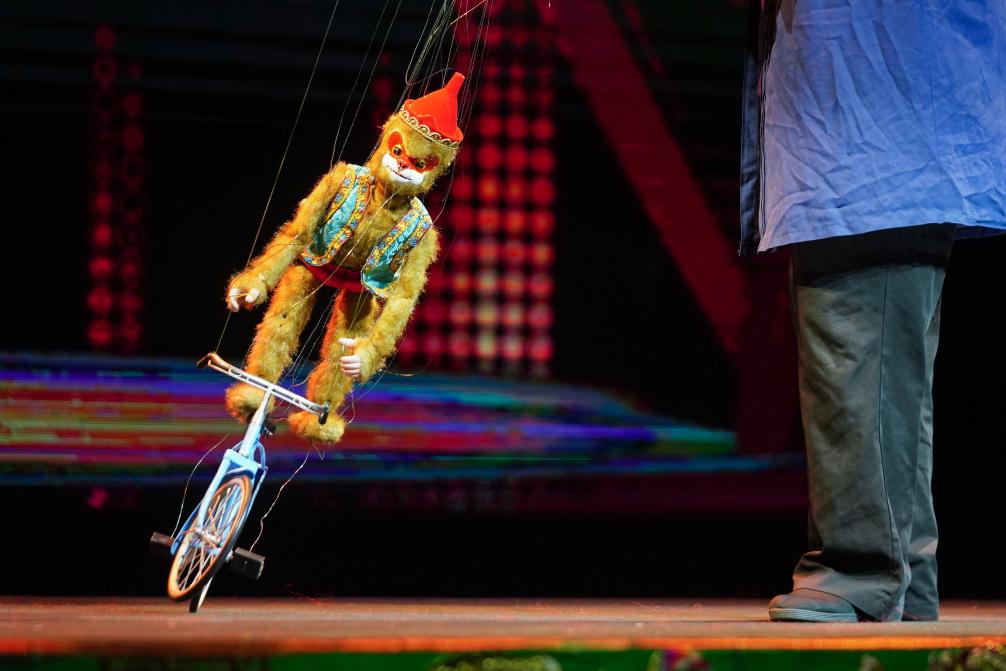 人文经济激活消费新动能丨泉州小木偶，撬动观演大市场