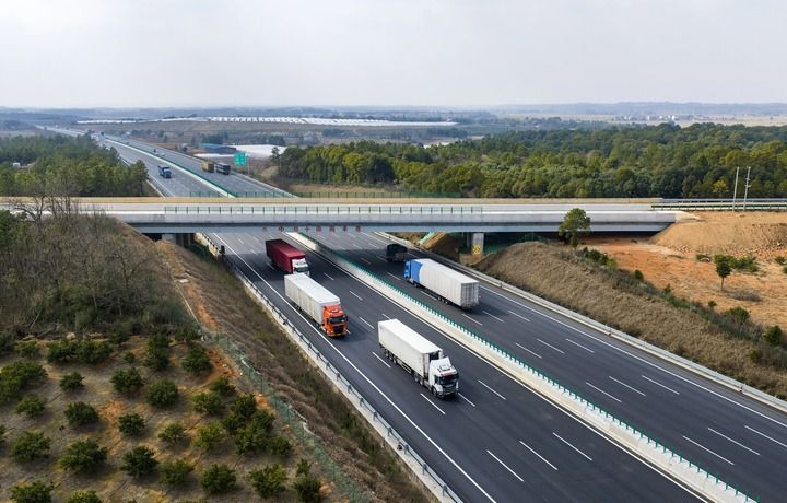 总书记在全国两会上的重要部署引领中国式现代化谱新篇