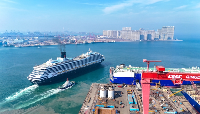 10万吨级以上邮轮“理想”号在青岛完成坞修