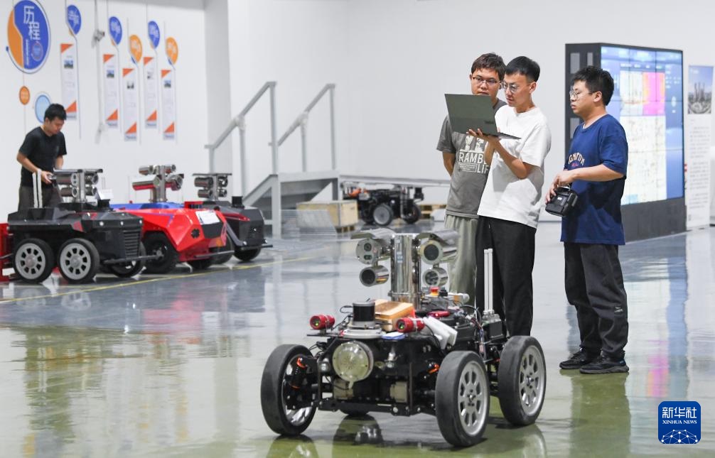 新华深读丨“十五五”规划109项重大工程项目里的职业新趋势新空间