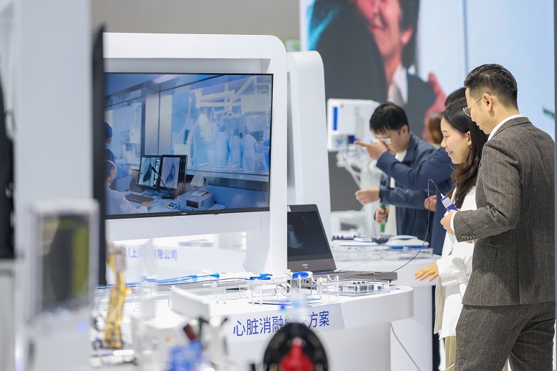 多款智能设备亮相2026中国医学装备展览会