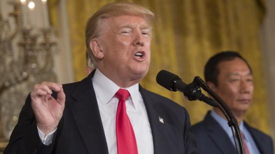 富士康在美建厂或受阻 30亿美元税收优惠遭质