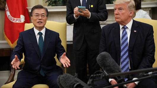 特朗普暂时放弃终止美韩自由贸易协议