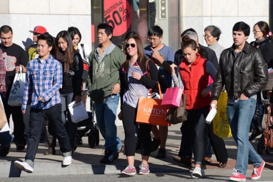 中国游客去年在法国购物退税高达30亿欧元