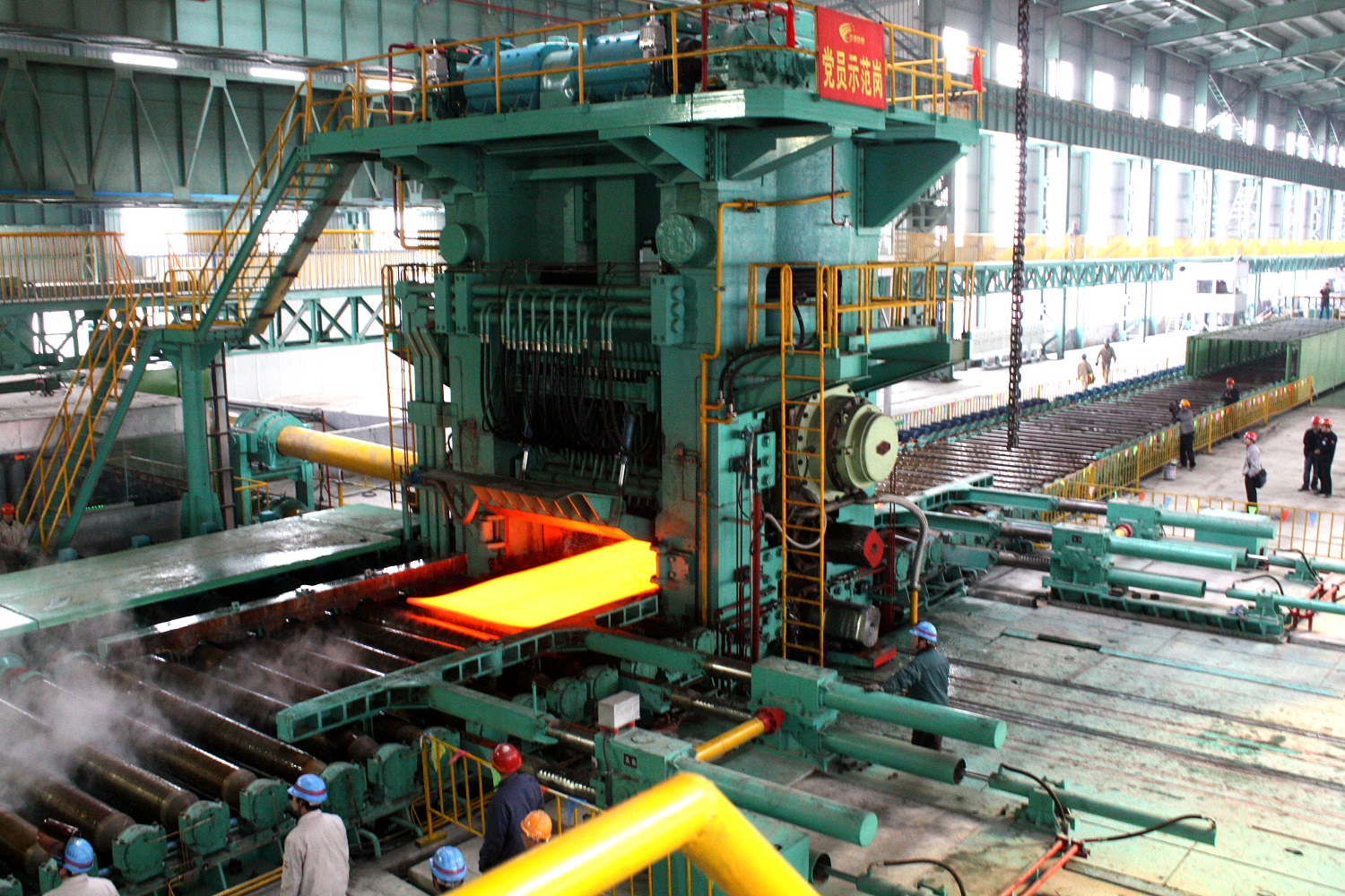 06为山东信发钢铁设计制造的2800mm中厚板轧机.jpg