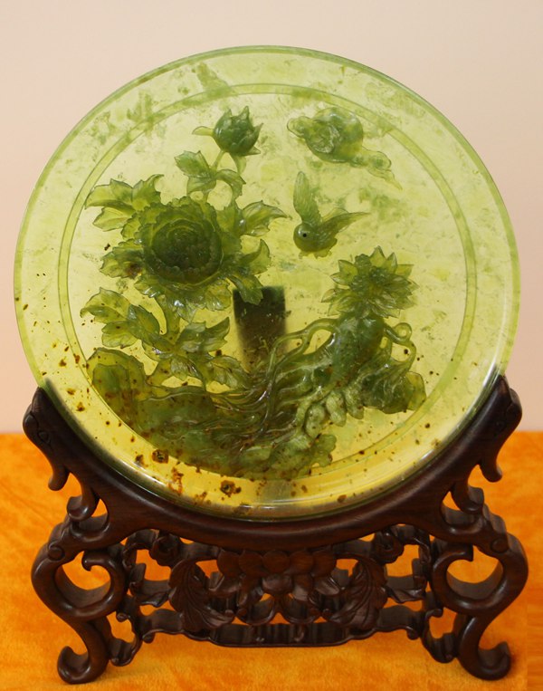 南玉工艺品亮相国际引发藏友浓厚兴趣