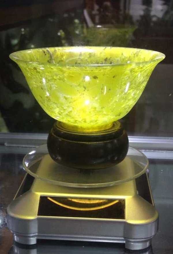 南玉工艺品亮相国际引发藏友浓厚兴趣