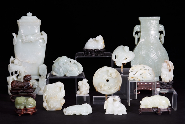 英美老牌拍卖行联合进军香港 呈现稀世宣德高足杯