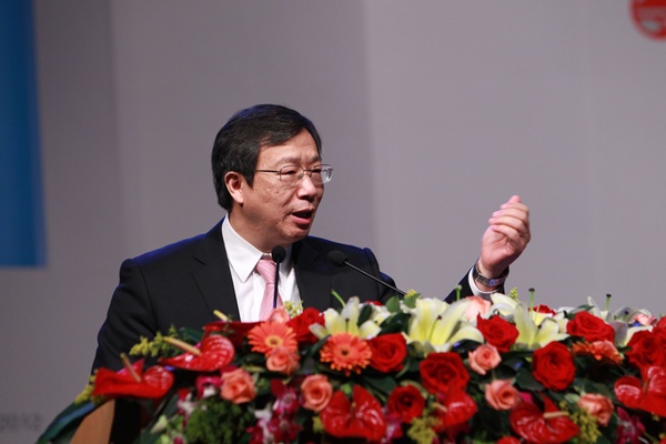 易纲:外汇储备并非"越多越好"