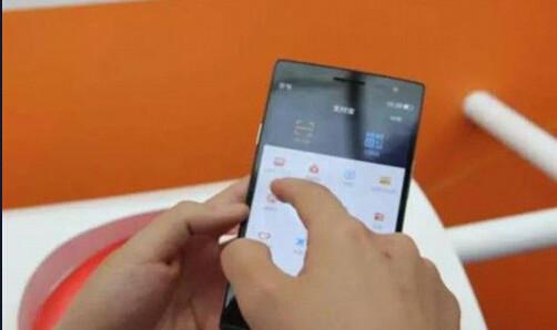 ���и����˻������� ��֪������ô����