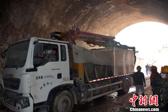 �ӱ�������������ͨ������ʩ�ٽ�ѩ���以����ͨ��Դ����