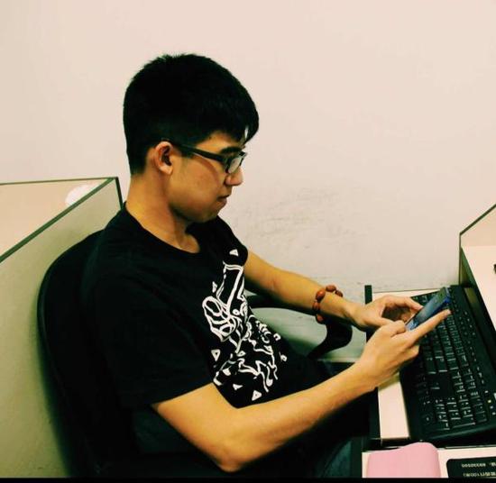 3个果粉的iPhone十年:手机已变成器官 离不开它