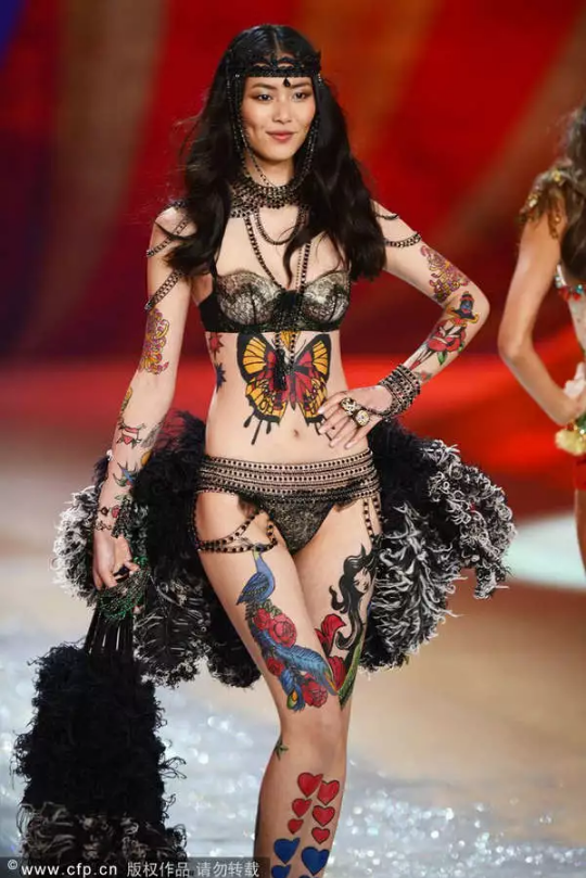 ά����ʹ�Ƹ���:����ǧ����Ԫ�Ǹ���˹ �̽�����