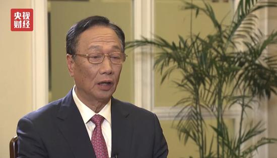 ��̨�������Ƶ�һϯ�� ������һҹû��˯��