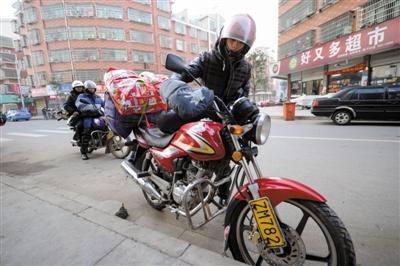 1��30�գ��������ǰ���뼸λ����һ�����Ħ�г���׼�����㽭������Ħ�г��ؽ�����Ϫ�ϼҹ��ꡣ�»������ �ϻ��� ��