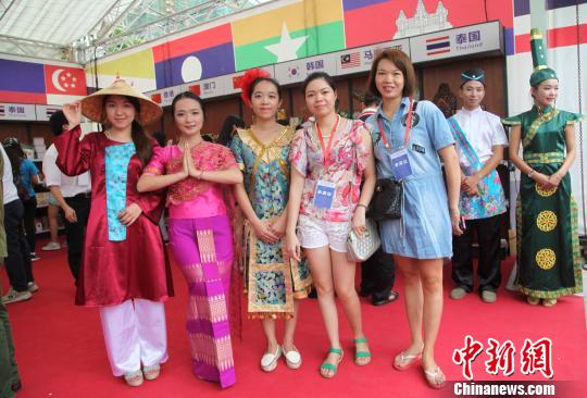 9��20�գ��μӵ�ʮһ����С��ҵ�̻�����(����)�Ĳ�չ�̺�Ӱ������־�� ��