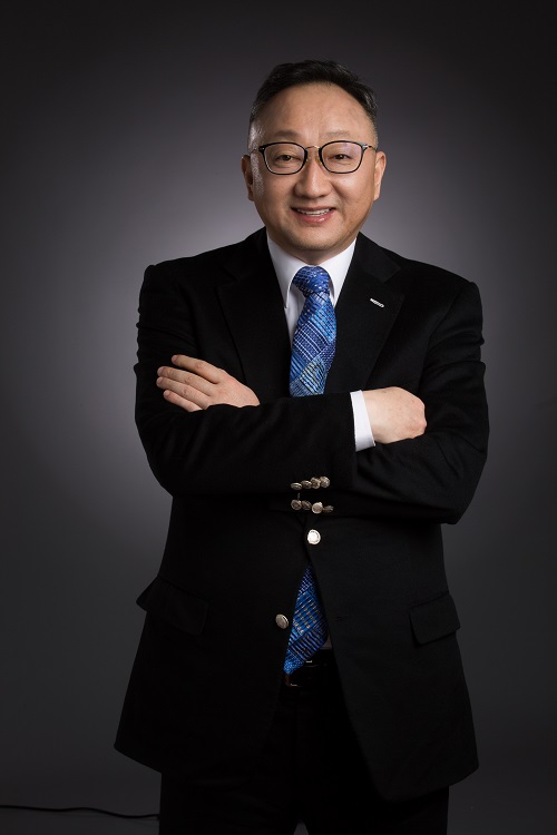 全国政协委员三胞集团董事长袁亚非推进智慧养老标准化建设