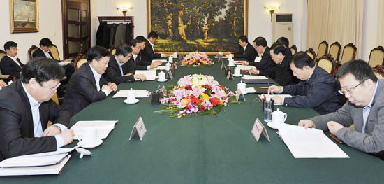 л������������ٿ���̸�ᣬ����Ӫ�����Ե㡢Ԥ��ִ�й����ȹ���