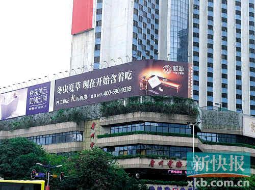 ��������������������·�ϣ�����������ĵĻƽ�λ��������˶��ļ��ݹ���ơ���ϰ���߿�ǿ/ͼ