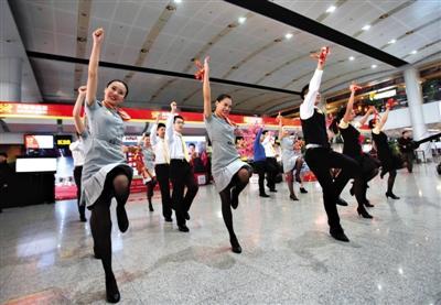 �����뾩�����߷���� ������վ10����Ʊδȡ