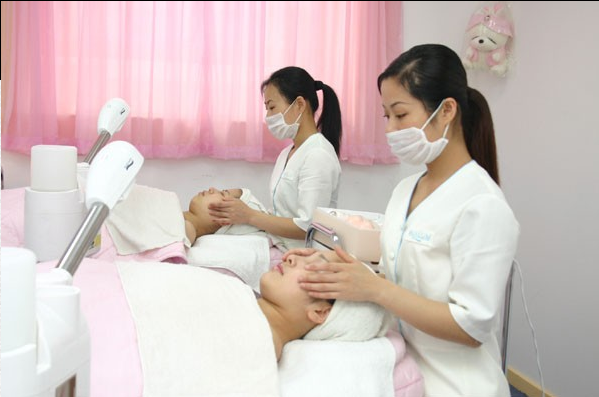 财·发现:这些隐性暴利行业在闷声发大财