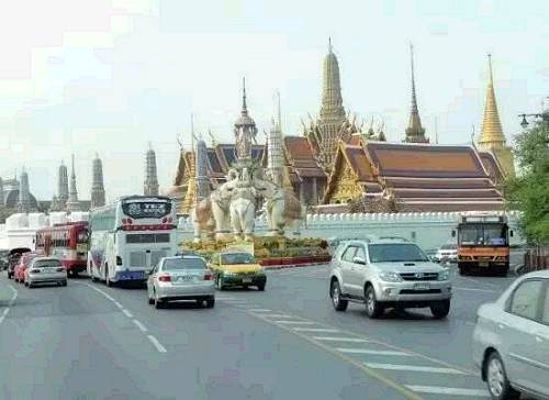 ����Ҫ˵���ǣ�̩���кܶ������Ŀ�� ÿ���õ����ھ�ʮ�����£�����ѵģ�ȫ�������й�·������ѵģ���Сѧ��ÿ������ṩ��Լ���ţ�̡� ȫ���粻��˵�����������ޣ�̩��Ӧ�����Ҹ�ָ���Ƚϸߵ�һ�������ˡ�