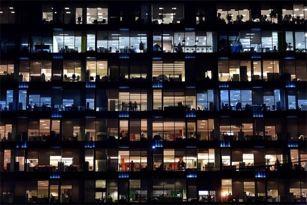 ��ʱ���Ǯ׬����Ϊ���࣬����Ϊͬ�ʻ���������ʮ�ڼƣ���ʱ���������򷽼���û�����������ֻ����ʳ�����������������׸