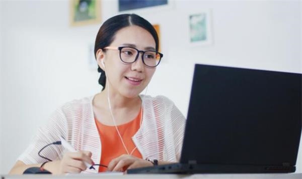 ���µļҳ���Ϊ���ú��ӿ�ҵѧϰ����ʵͬʱӵ��һ��֮�����ܶ�Ӣ��ࡢ��ѧ�ࡢ���ٰࡢ�����ȱ��������쳣�𱬣���Ҳ�����˸���Ĳ�ϰ��ʦ�����г���һЩ���ǲ�ϰ��ʦ��ʦ����ǳ����