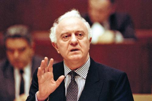 外国首脑退休生活:最穷前总统交不起水电费