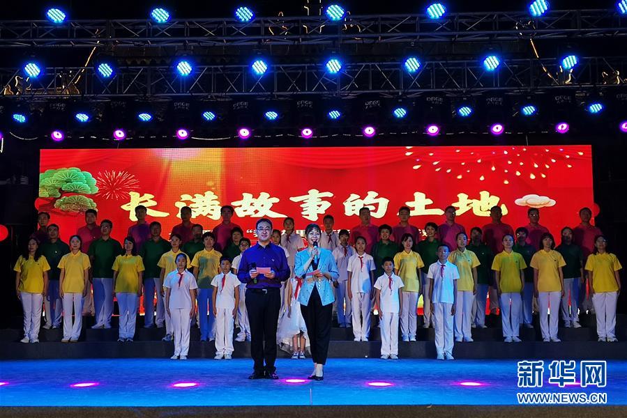 (新华全媒头条·走向我们的小康生活·图文互动)(2)我们村里的年轻人——贾家庄追求美好生活的“动力源泉”